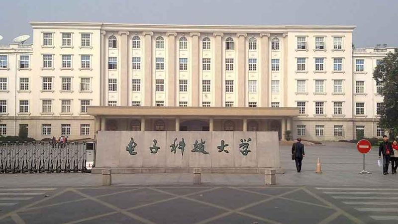 上海连接器规格型号解析：揭秘其关键参数与选型逻辑**