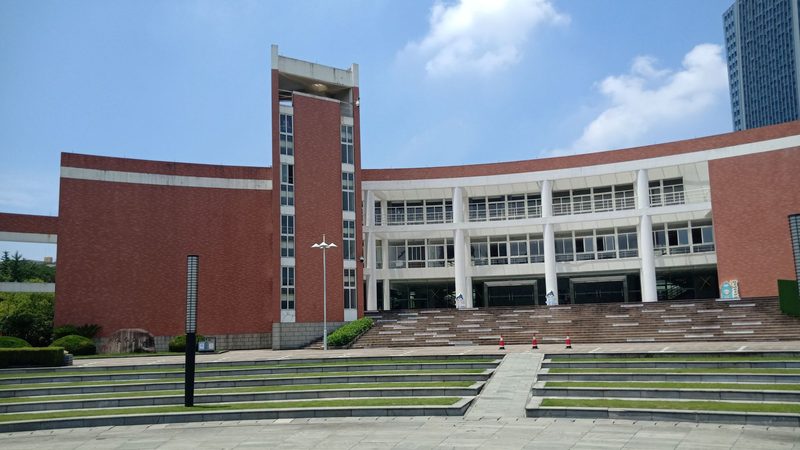 连接器代理加盟：揭秘利润空间背后的关键要素