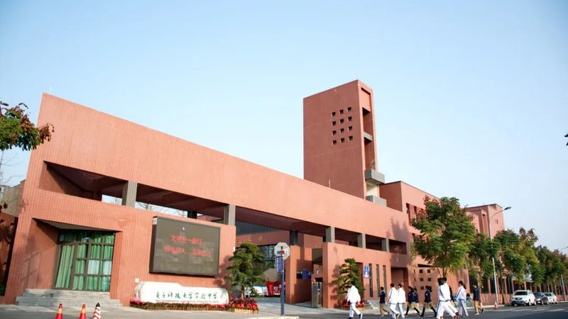 揭秘电子加工厂：揭秘十大品牌背后的秘密